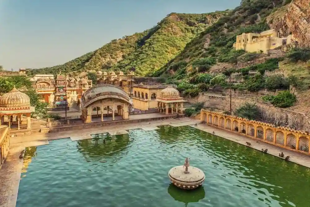 7-day Rajasthan itinerary covering Jaipur Pushkar Jodhpur and Jaisalmer