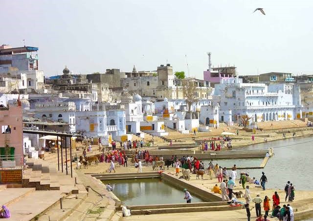 Pushkar Lake and temples in Rajasthan